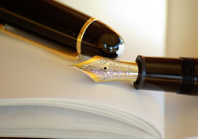 pluma estilográfica