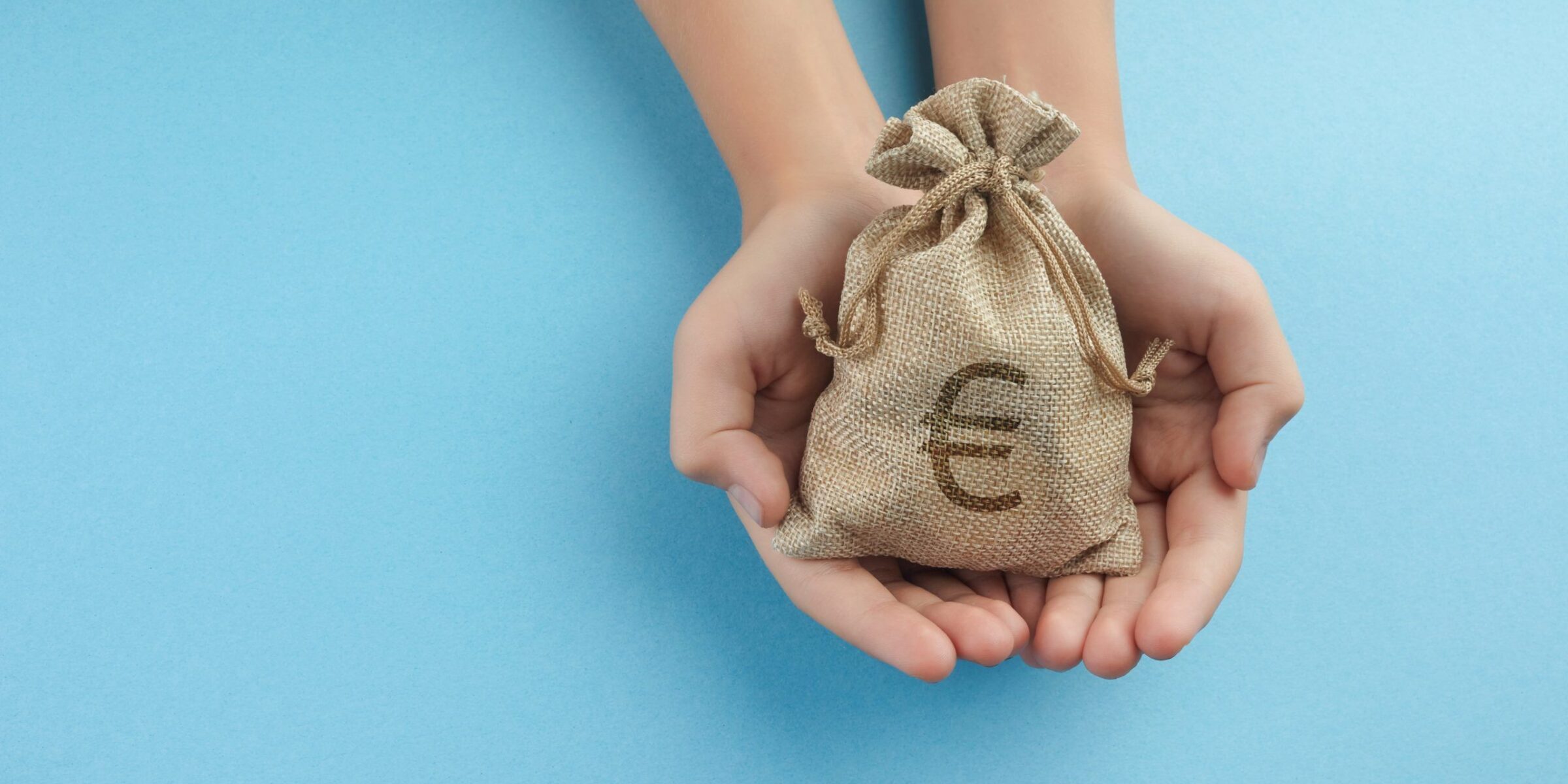 Dinero rápido empeñando joyas