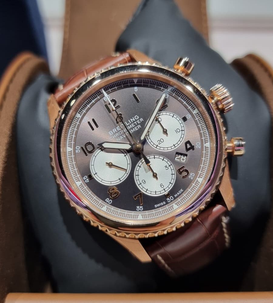 NAVITIMER 8 B01 (10)