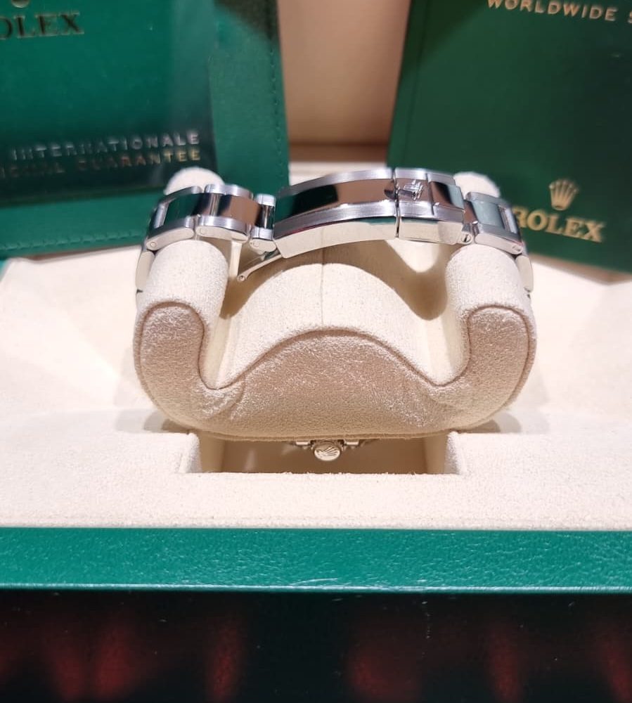 ROLEX GMT MASTER II PEPSI OYSTER (1)