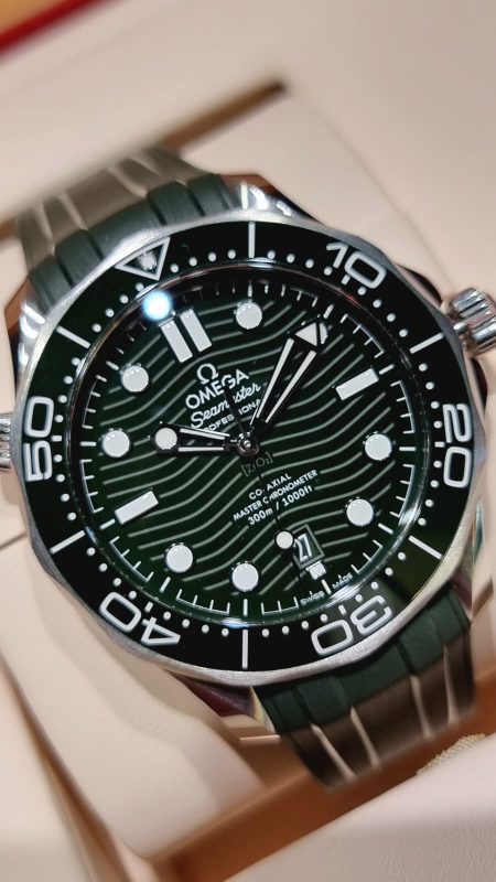 OMEGA SEAMASTER DIVER 300M (Esfera Verde)